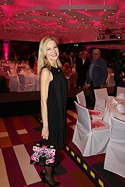 Nina Ruge beim „Vier Jahreszeiten Fashion Charity Dinner“ 2018 (©Foto:Martin Schmitz)